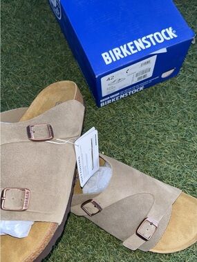Birkenstock Suede Arizona Sandals in Beige with Rose Gold Buckles